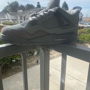 Jordan 4's (READ DESCRIPTION)